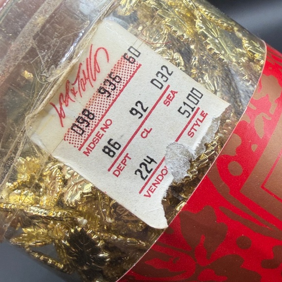 NWT Lord & Taylor Vintage Gold Tone Leaf Motif Holiday Garland Christmas Decor - Picture 11 of 12